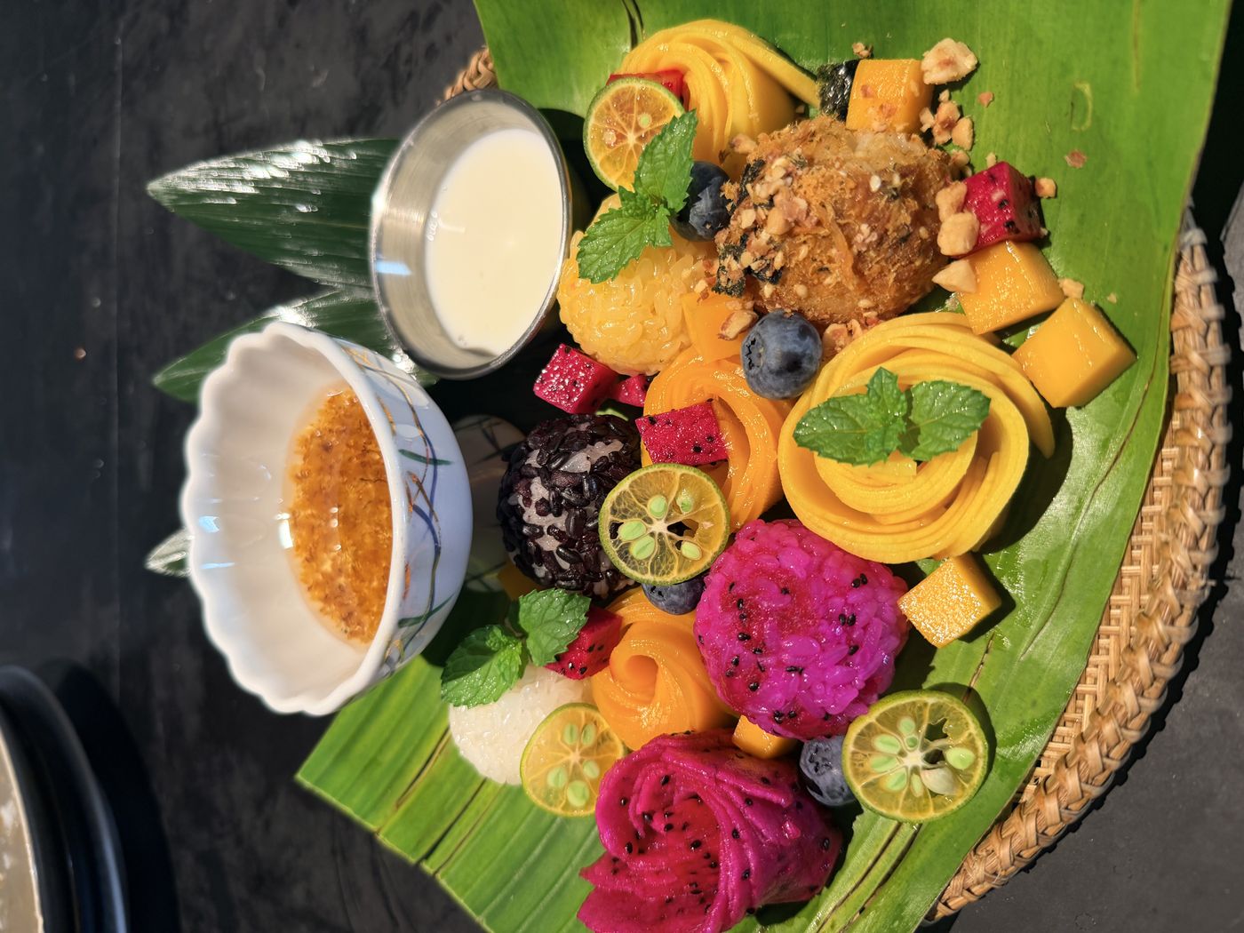 Fruit and sticky rice platter at BONG BONG HOTPOT